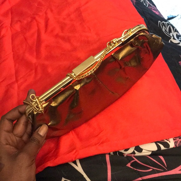 Giani Bernini Gold Clutch - Picture 6 of 7